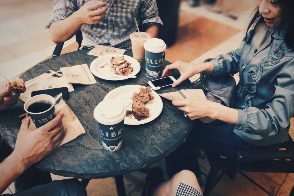 friends coffee lovers hanging out 1024x683 1